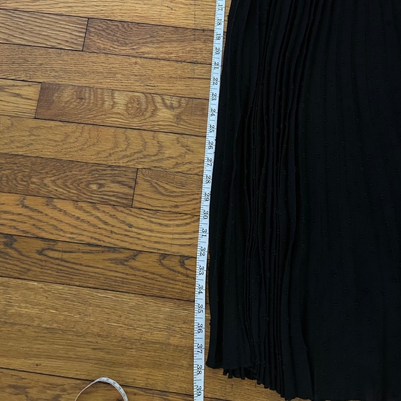 Pretty Garden Black Midi Dress - Picture 5 of 14